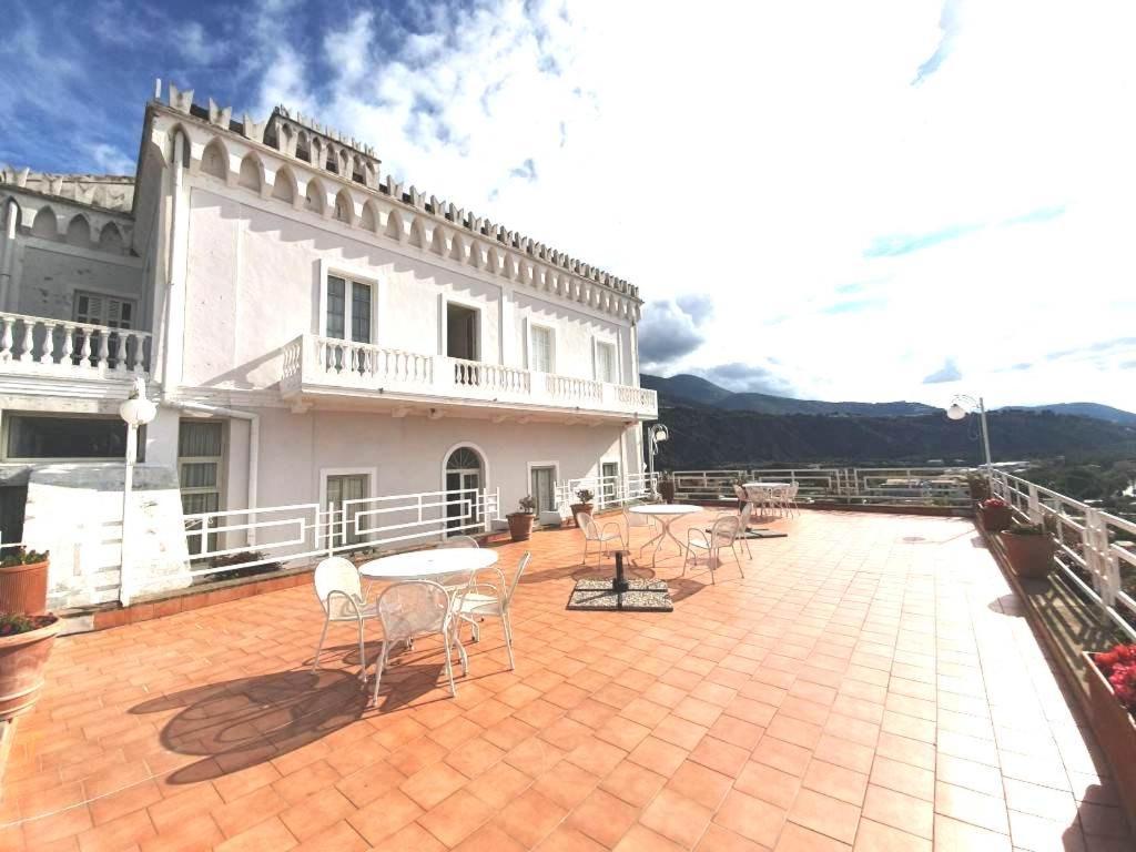 Appartamento Nel Fabbricato Denominato Il Castello Praia a Mare Ngoại thất bức ảnh